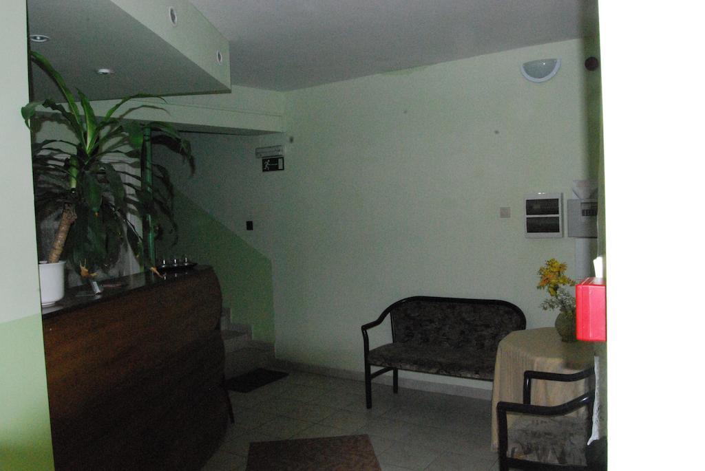 Karavan Panzio Hotel Kecskemét Esterno foto
