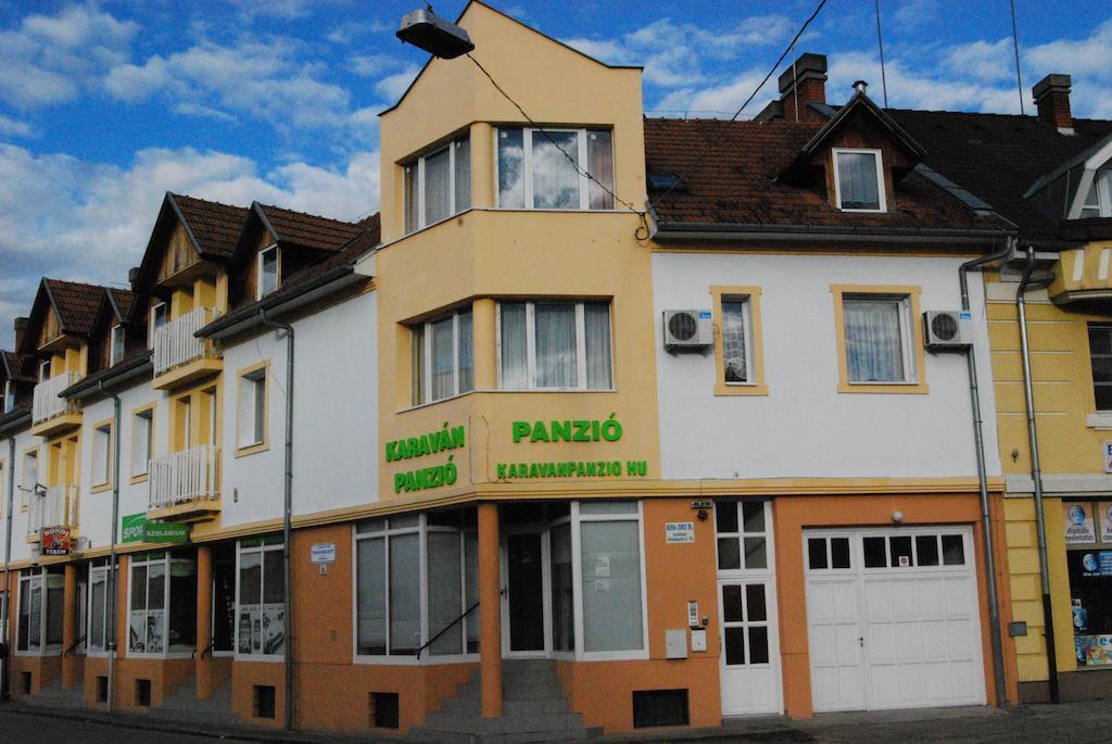 Karavan Panzio Hotel Kecskemét Esterno foto